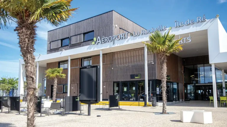 Aéroport de La Rochelle – Île de Ré (LRH): vols, accès, parking, services