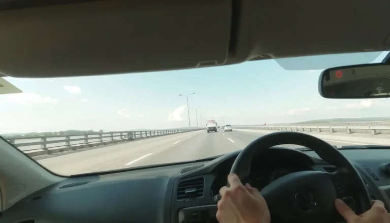 Trafic en temps réel sur le pont de l&rsquo;Île de Ré : webcams, bouchons et conditions de circulation